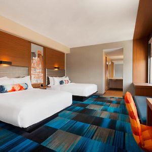 ALOFT Guest room 2 Queen City view